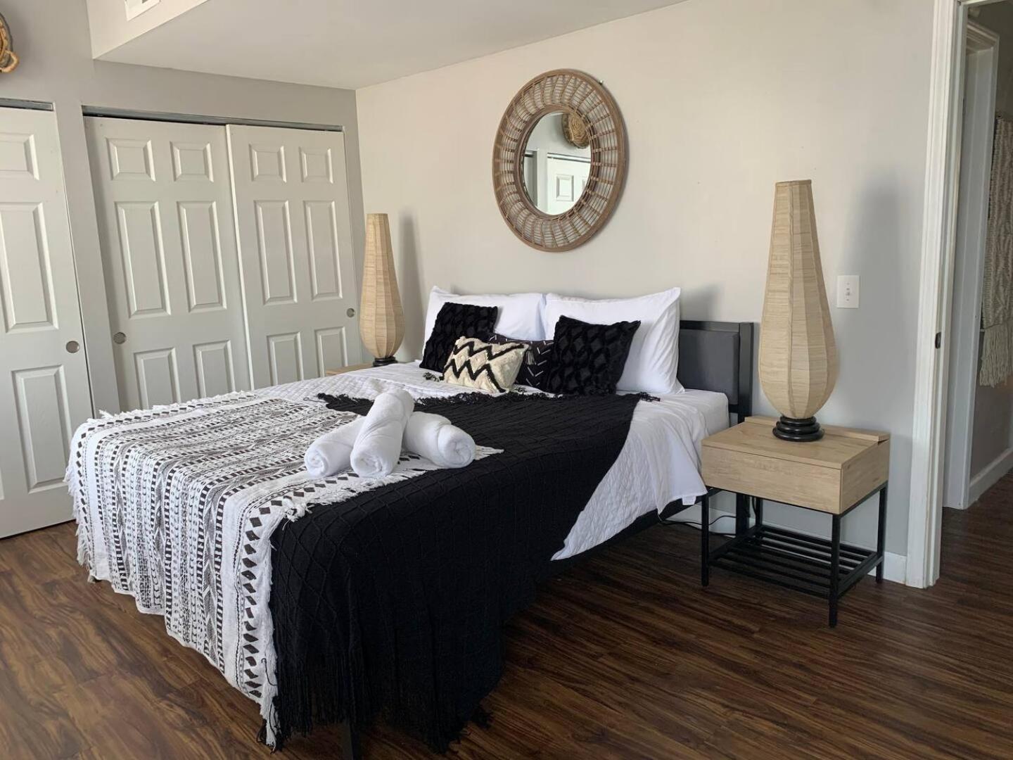 Modern Duplex Near Arenas, Hospitals, Universities, & Attractions Tower Grove Extérieur photo